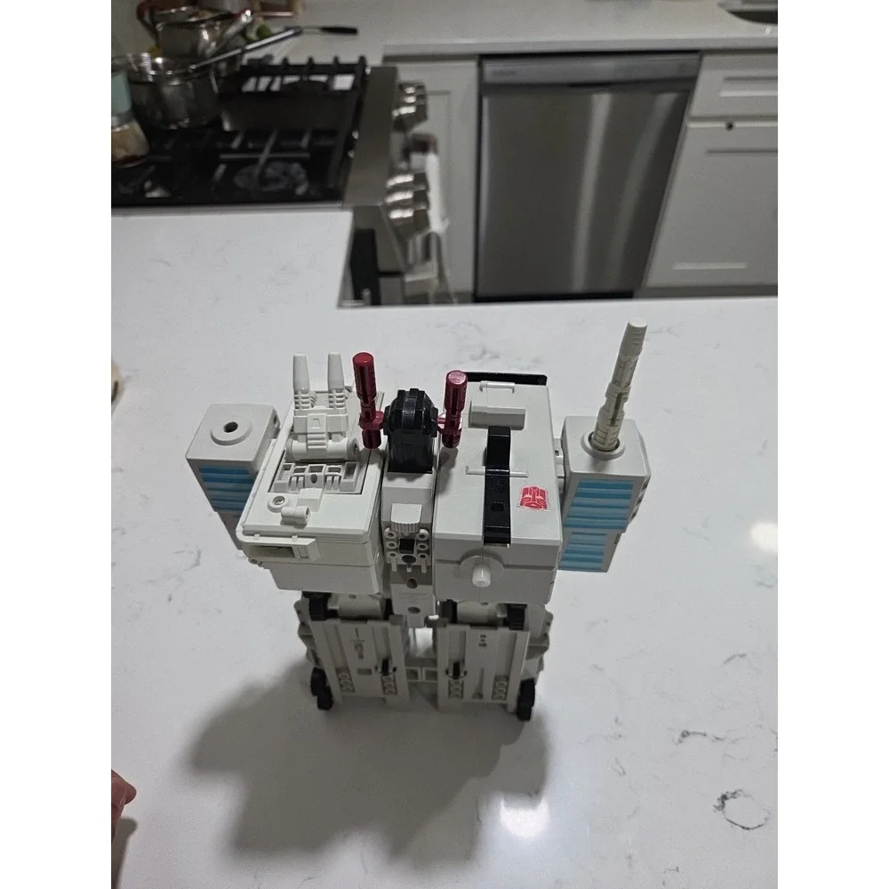 Transformers G1 Metroplex Autobot City Commander Vintage Action Figure 1985 - Picture 12 of 13